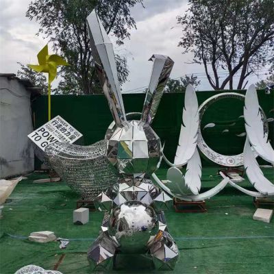 不锈钢兔子，块面抽象兔子