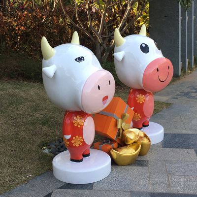 商场两只卡通玻璃钢招财进宝牛博鱼网页版