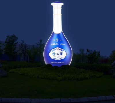 公司广场摆放玻璃钢发光酒瓶景观标识博鱼网页版