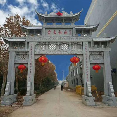 村口摆放青石浮雕仿古三门五楼牌坊博鱼网页版