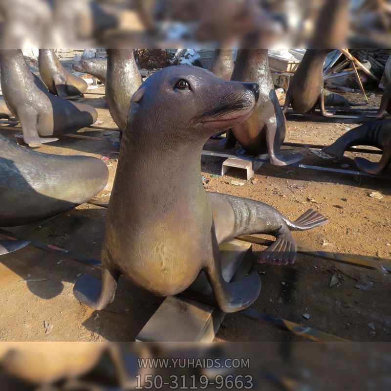 游乐园摆放的歪头的玻璃钢喷漆海豹博鱼网页版
