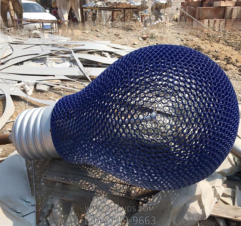 广场不锈钢喷漆镂空灯泡博鱼网页版