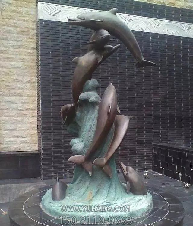 景区多只跳跃的不锈钢海豚博鱼网页版