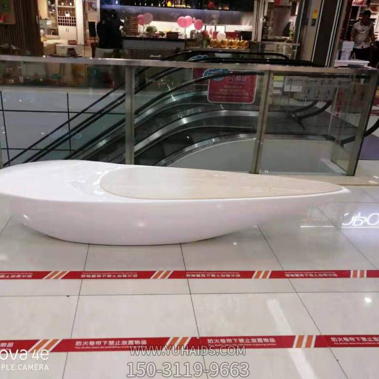 商场室内摆放大型玻璃钢异形休闲座椅博鱼网页版