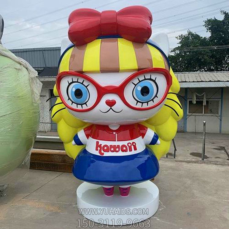 商场美陈摆件户外大型玻璃钢卡通人物景观博鱼网页版