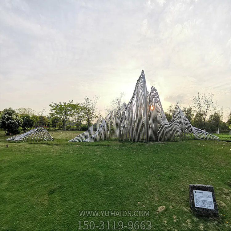 户外园林草地摆放不锈钢镂空创意假山景观博鱼网页版
