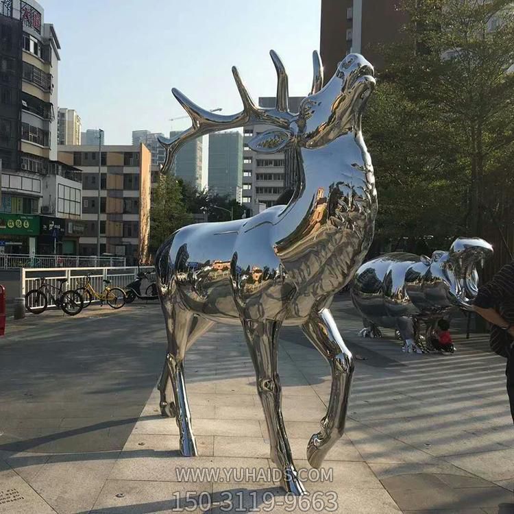 商业街广场不锈钢镜面大型鹿户外落地博鱼网页版摆件