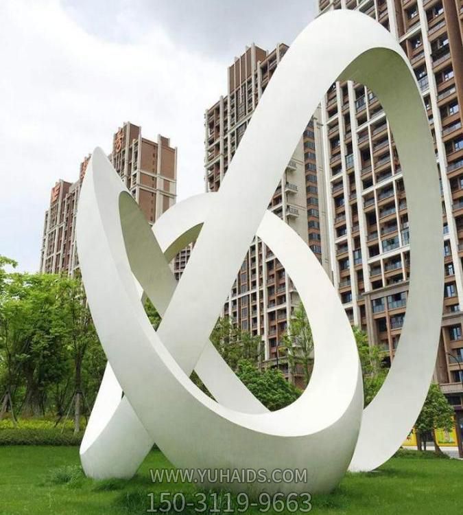 园林小区草地摆放大型不锈钢抽象艺术圆环博鱼网页版