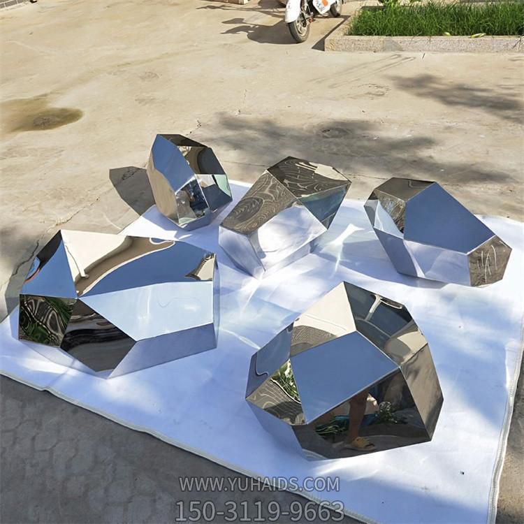 半手工半机械大型不锈钢镜面博鱼网页版 户外园林标志物摆件