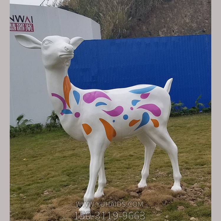 玻璃钢彩绘户外园林景观动物小鹿博鱼网页版