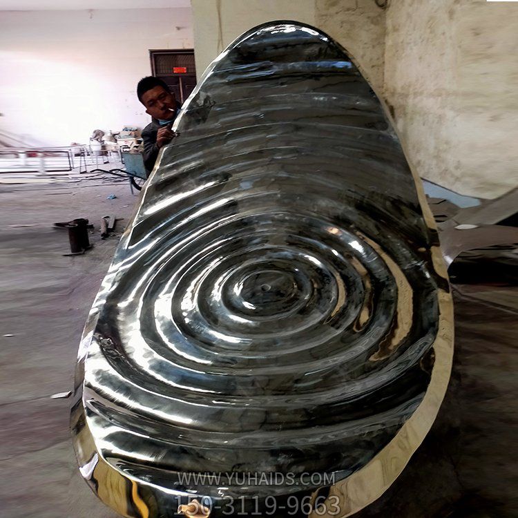 不锈钢镜面水滴  镂空鹿小品园林广场景观造型博鱼网页版