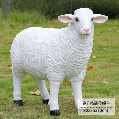 草地上摆放的母的玻璃钢仿真绵羊博鱼网页版