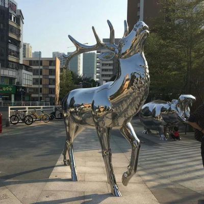 商业街广场不锈钢镜面大型鹿户外落地博鱼网页版摆件
