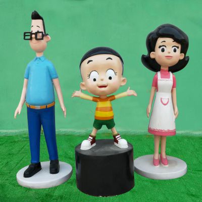 游乐园大头儿子一家彩绘玻璃钢卡通人物博鱼网页版