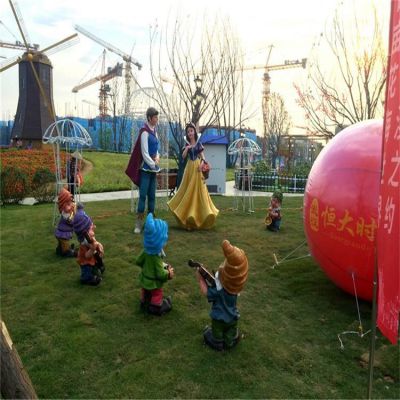 玻璃钢彩绘卡通游乐园白雪公主和七个小矮人博鱼网页版草坪小品