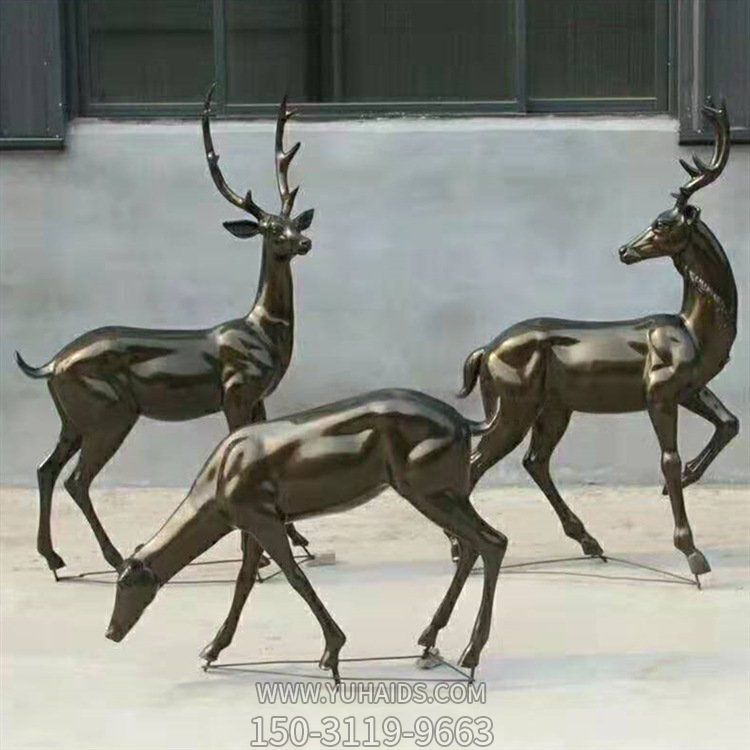 小区户外草地摆放玻璃钢仿铜鹿博鱼网页版
