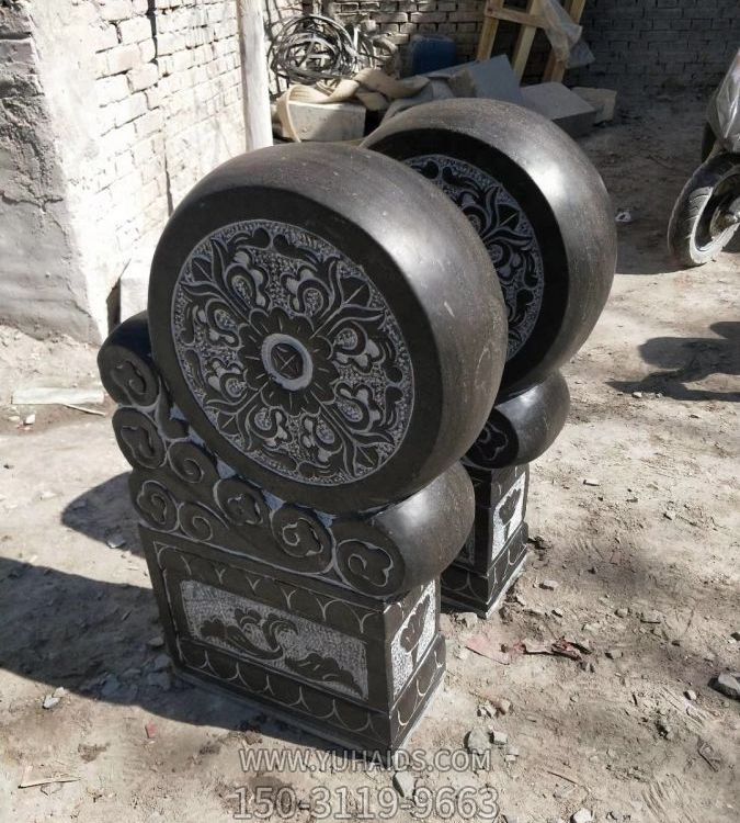 庭院门口一对青石浮雕抱鼓石博鱼网页版