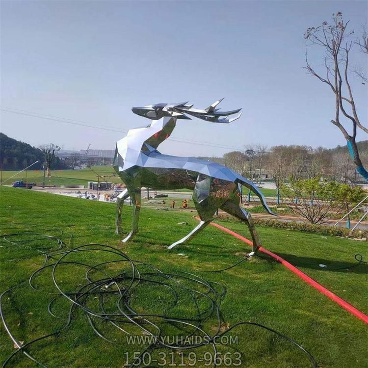 园林草地户外不锈钢几何切面鹿小品博鱼网页版