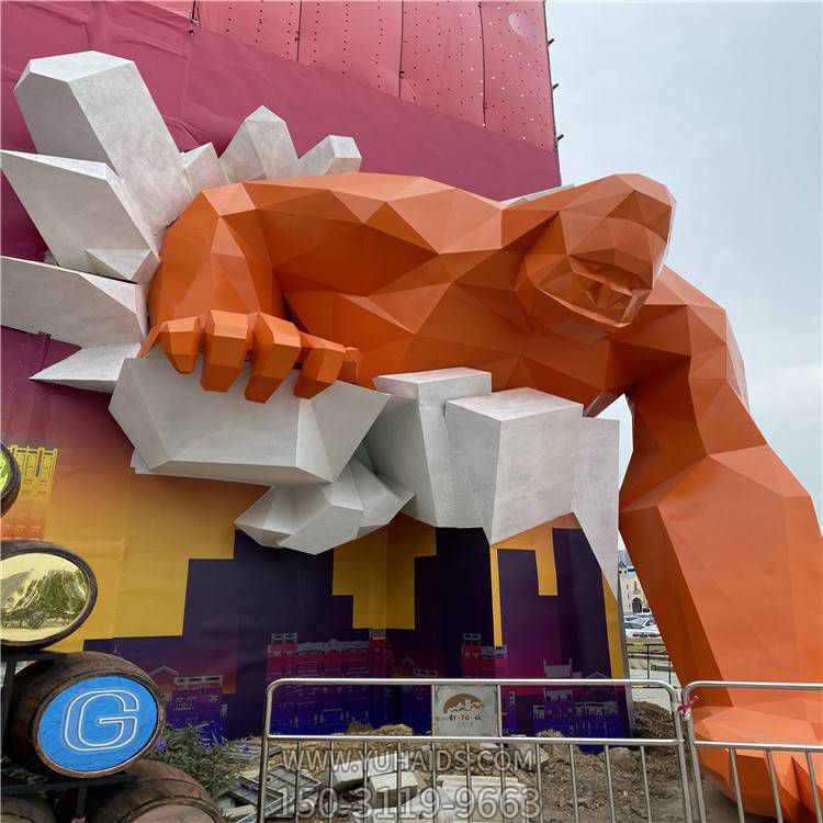 广场玻璃钢切面猩猩 彩绘大象动物博鱼网页版