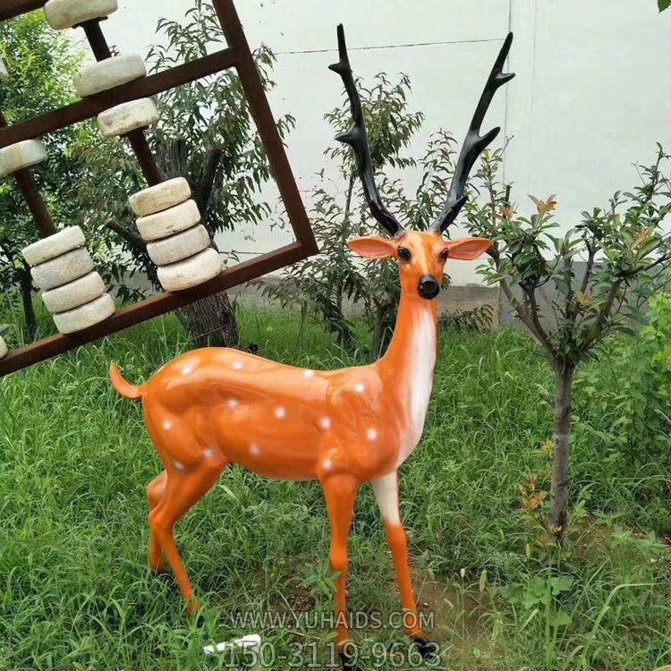 雄性梅花鹿玻璃钢仿真动物博鱼网页版
