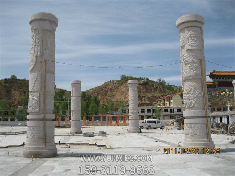 户外广场大型景观石柱博鱼网页版