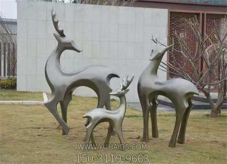 户外园林玻璃钢仿铜抽象动物景观博鱼网页版