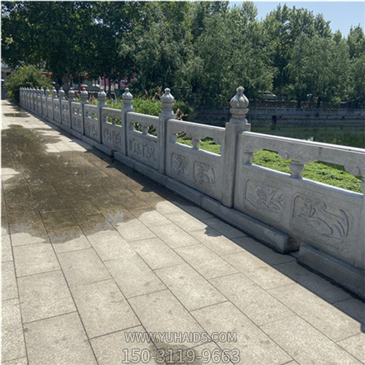 池塘边摆放大理石浮雕图文扶手栏杆博鱼网页版