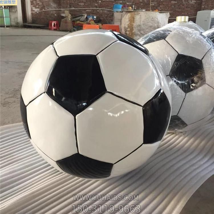 玻璃钢仿真足球博鱼网页版 大型体育场美陈