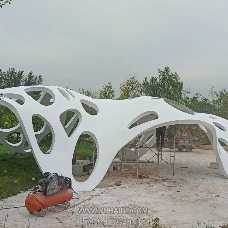 园林不锈钢镂空创意景观博鱼网页版