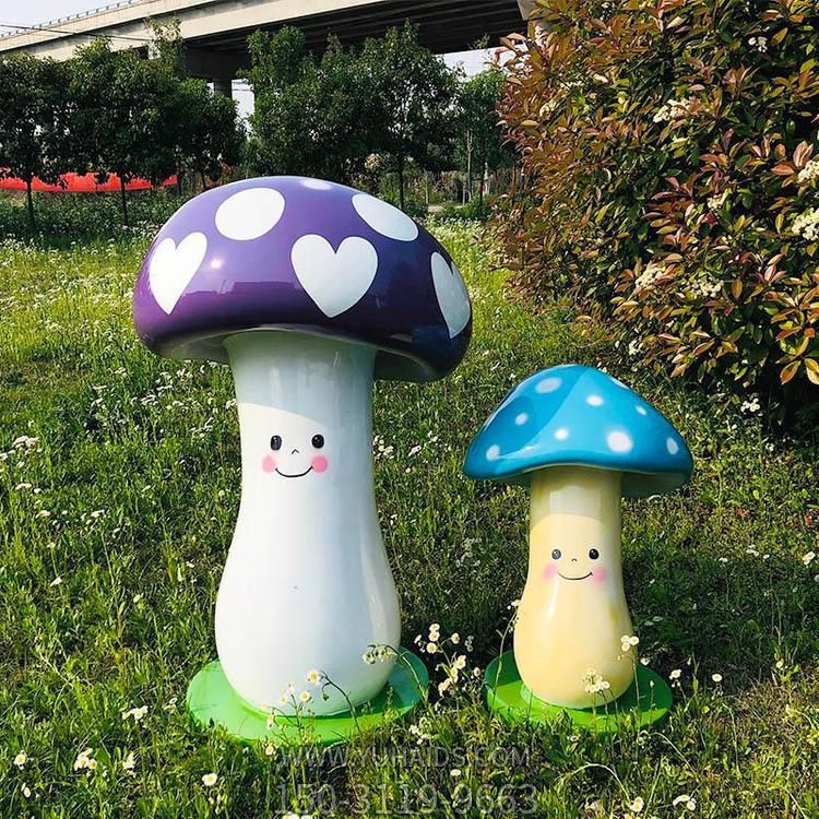 玻璃钢卡通蘑菇草坪植物摆件博鱼网页版