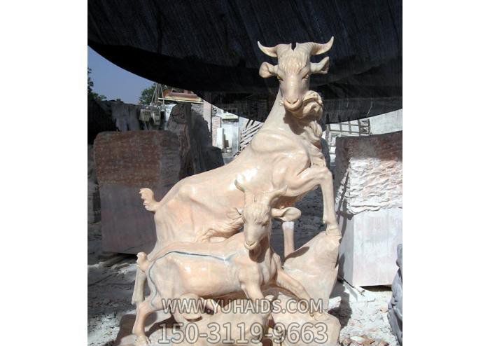 公园晚霞红石雕母子羊户外景区景观装饰品大型仿真动物山羊三羊开泰博鱼网页版