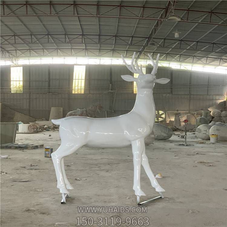 公园绿地玻璃钢白色动物博鱼网页版摆件