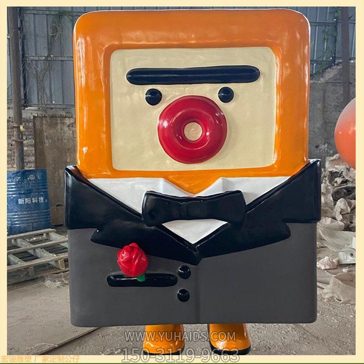 商业街摆放树脂纤维公仔人物造型博鱼网页版