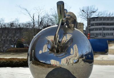 城市广场不锈钢抽象镜面苹果博鱼网页版
