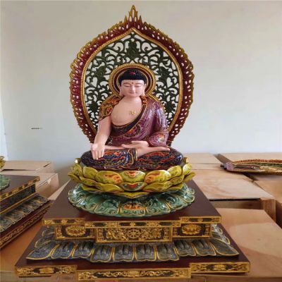 树脂彩绘庭院寺庙供奉的三宝佛博鱼网页版