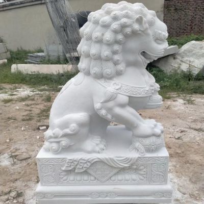 汉白玉雕刻石狮子门墩博鱼网页版庭院门口摆件