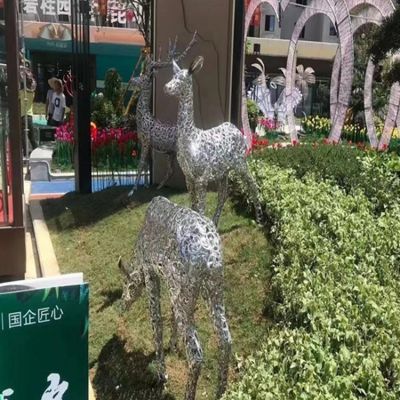 现代不锈钢镂空动物博鱼网页版