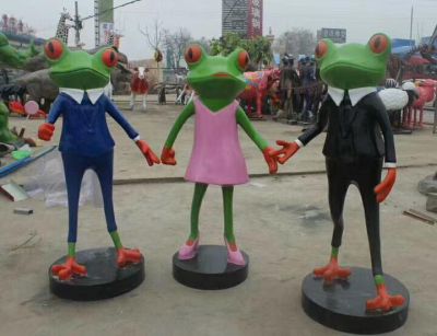 儿童乐园摆放玻璃钢卡通青蛙公仔博鱼网页版