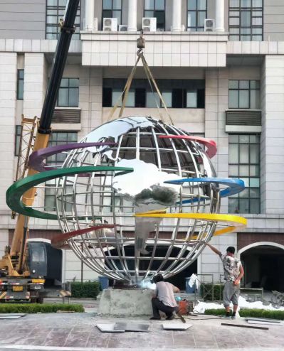 不锈钢创意镂空创意湘云环绕的地球仪博鱼网页版