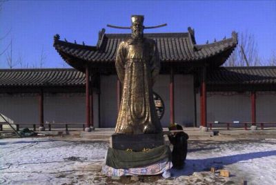 庭院古代名人铜铸包拯博鱼网页版