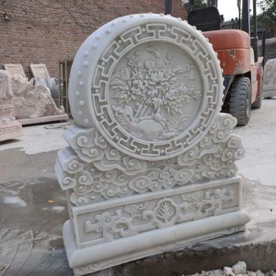 中式别墅门前摆放汉白玉浮雕各种门鼓石