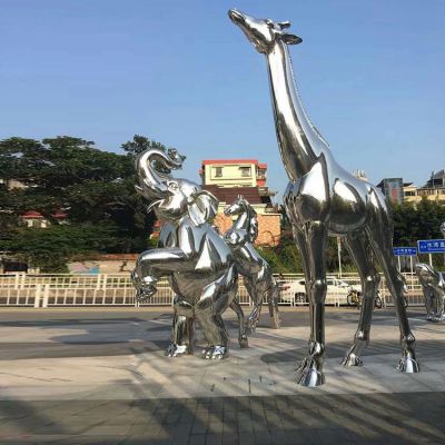 城市街头摆放不锈钢镜面抛光长颈鹿动物博鱼网页版