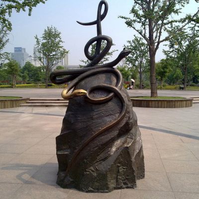 广场户外摆放玻璃钢仿铜蛇生肖小品博鱼网页版