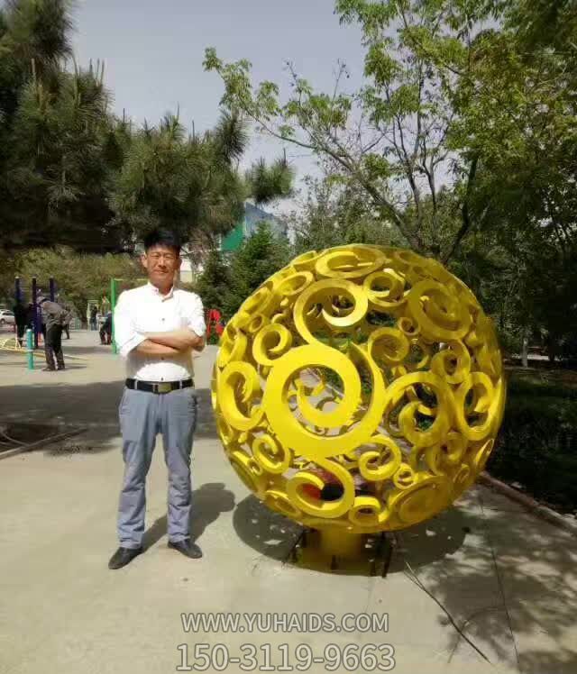 公园抽象玻璃钢材质镂空球博鱼网页版