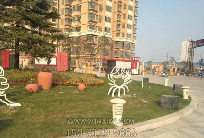 公园摆放的不锈钢镂空创意螃蟹博鱼网页版