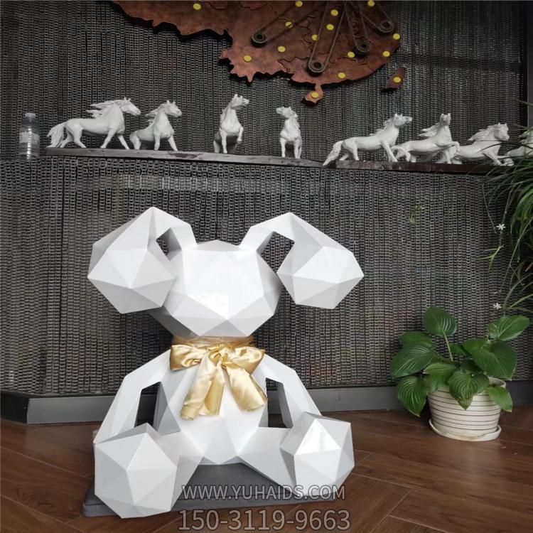 商场美陈摆件玻璃钢几何抽象兔子博鱼网页版