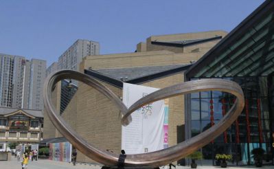 街边抽象不锈钢爱心博鱼网页版