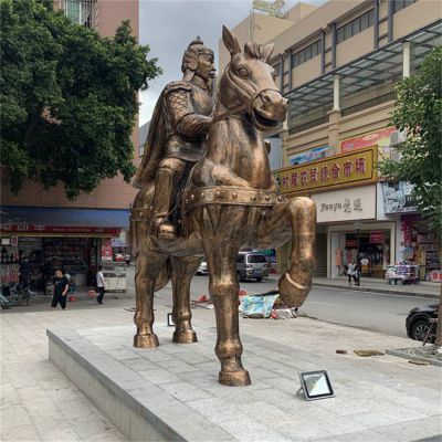 城市广场摆放玻璃钢仿铜将军骑马人物博鱼网页版