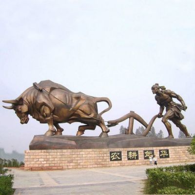 景点广场摆放大型玻璃钢仿铜农耕文化犁地牛人物博鱼网页版
