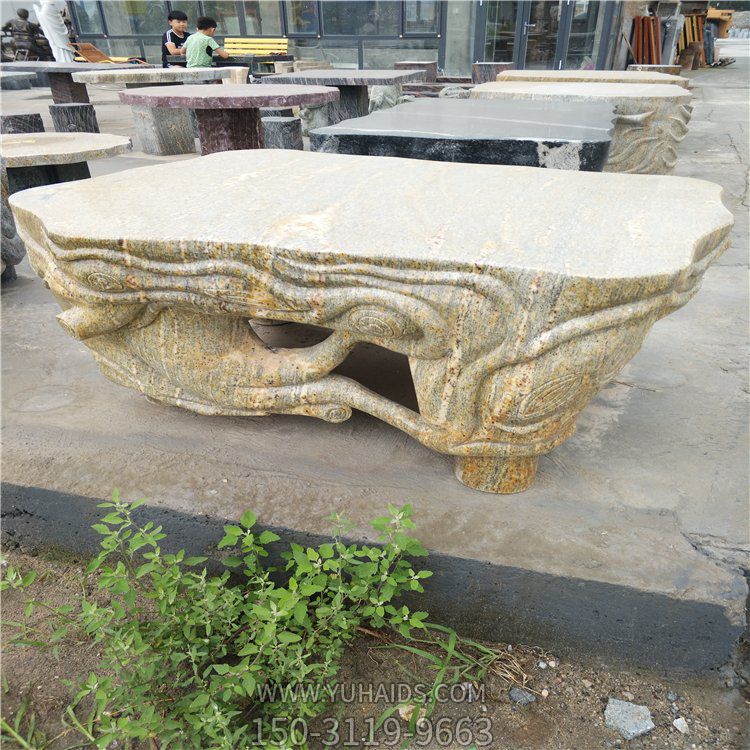 大型异形石桌子博鱼网页版